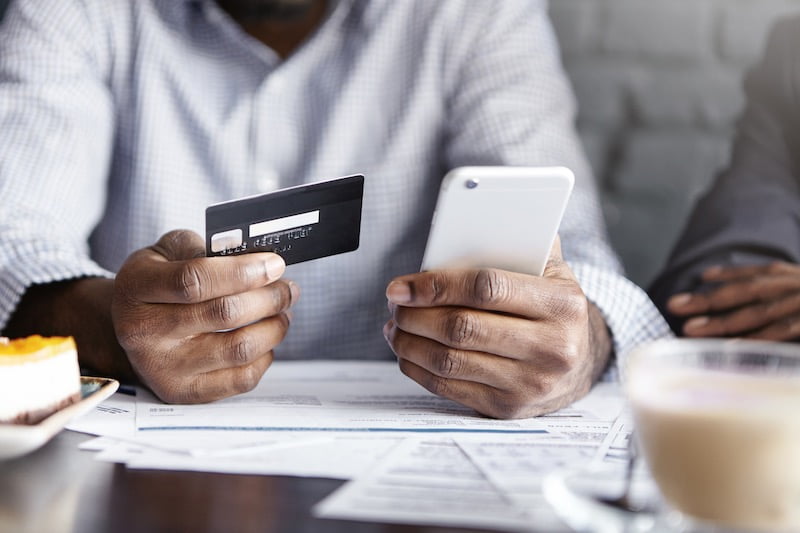 Kiểm tra thông tin thẻ tín dụng hoặc thẻ ghi nợ của bạn