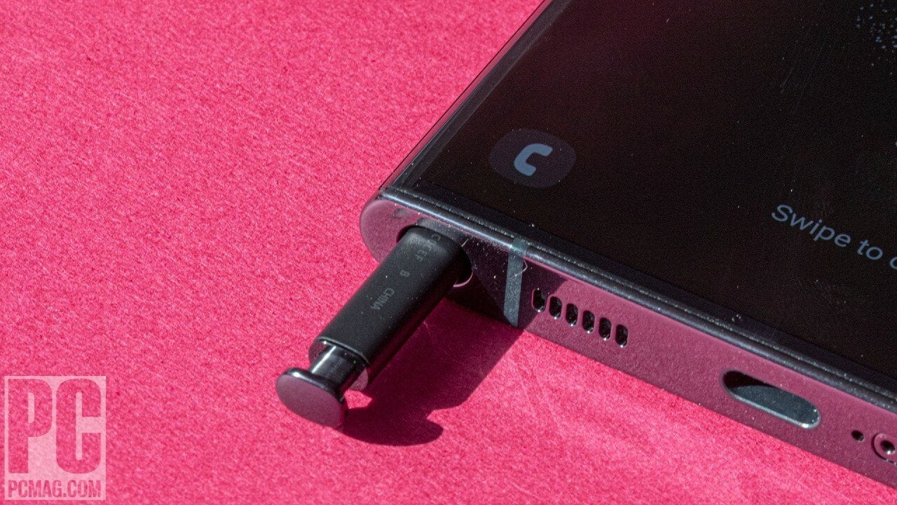 Samsung Galaxy S22 Ultra với S-Pen