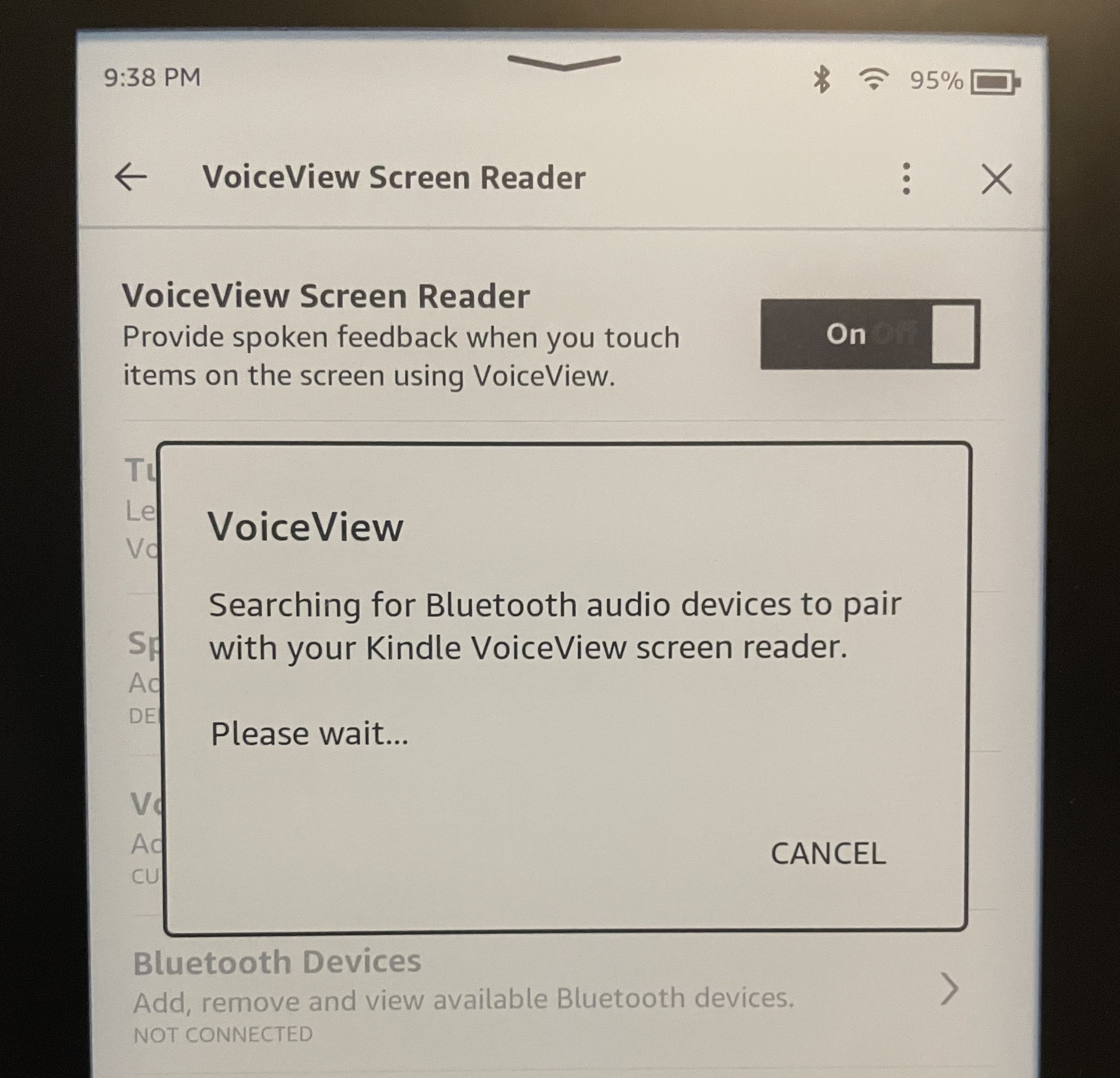Kindle Paperwhite được mở sang tùy chọn Chế độ xem bằng giọng nói
